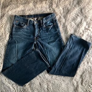 Lucky brand size:30 style: 7MC1009 vintage straight jeans.